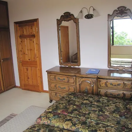 An Dooneen, The Hurley Farm Bed and Breakfast