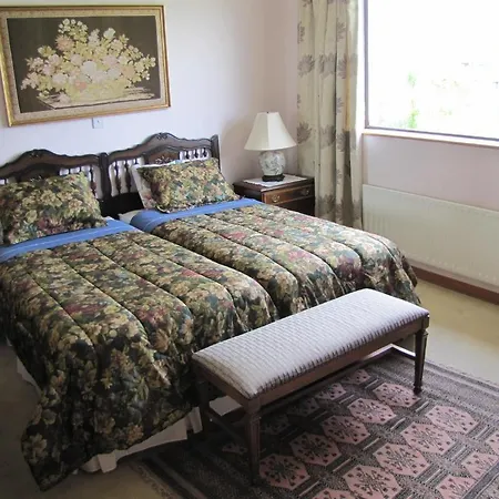Bed and Breakfast An Dooneen, The Hurley Farm