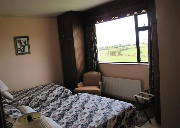 An Dooneen, The Hurley Farm 3*