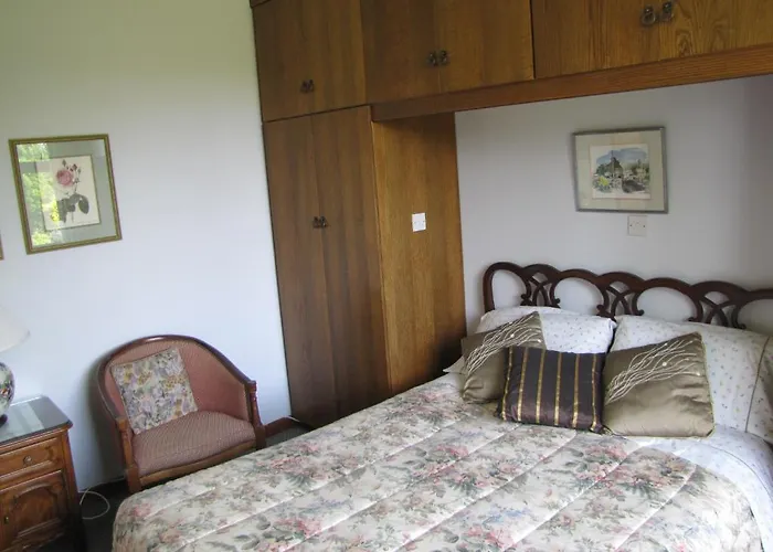 An Dooneen, The Hurley Farm 3*